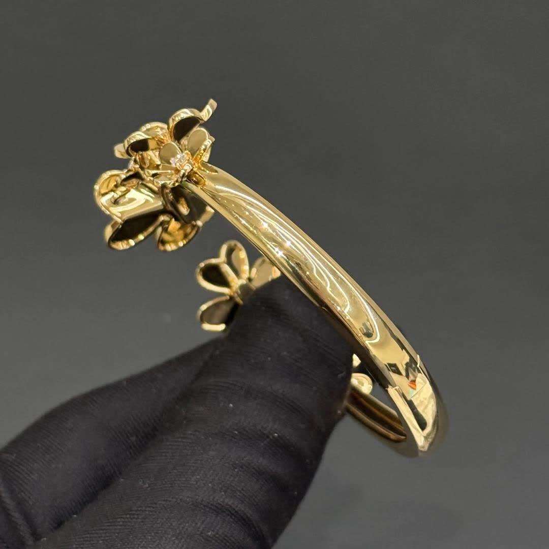 Van Cleef & Arpels Bracelet - Alhambra Design